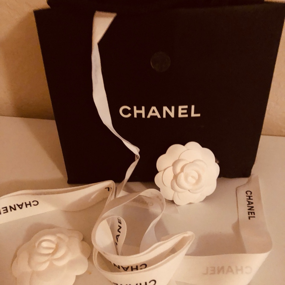 New CHANEL fabric quilted Black Sunglasses with Quilted Case - Picture 5 of 5
